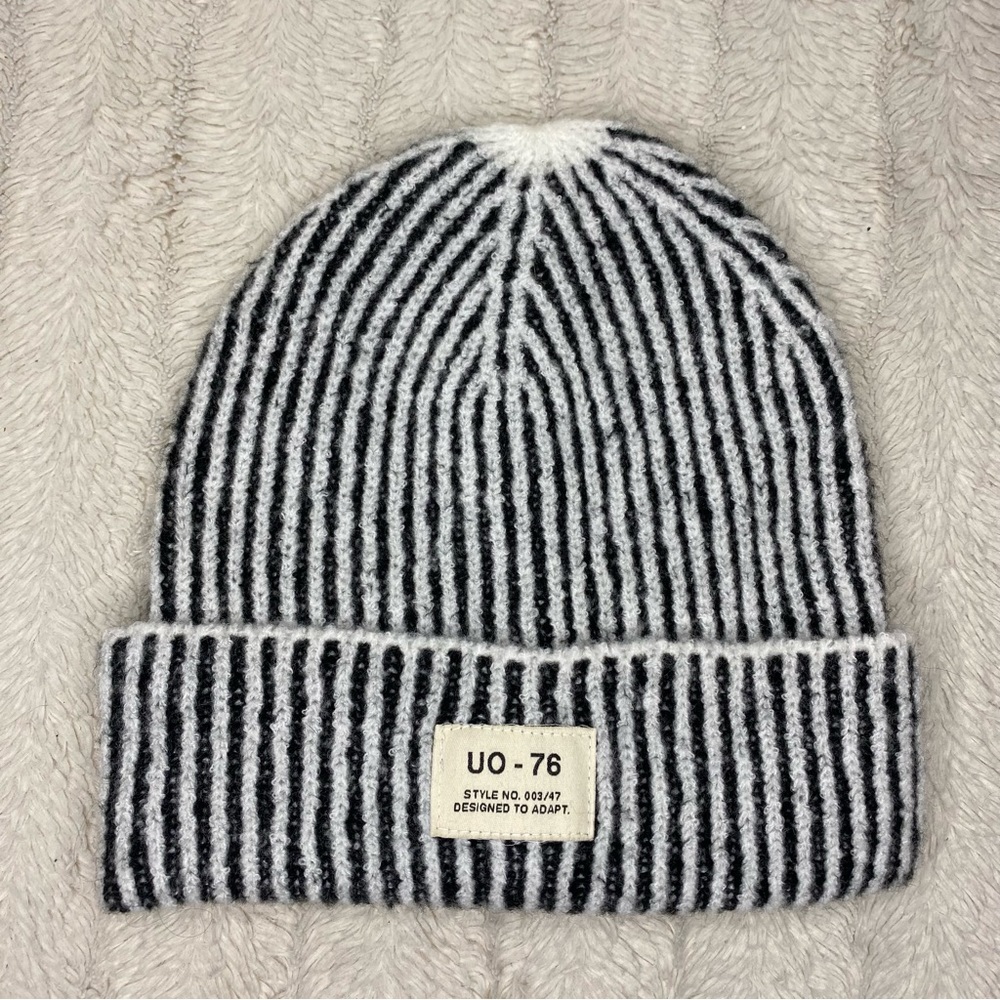 Urban Outfitters UO-76 Black White Ribbed Beanie